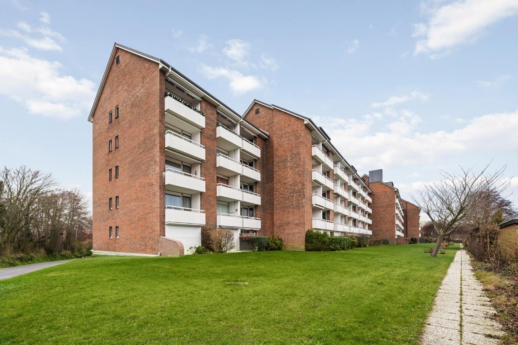 Greypearl - Ruhig Gelegen Mit Terrasse - Strandnaehe - Parkplatz - Wlan Busum Exterior photo